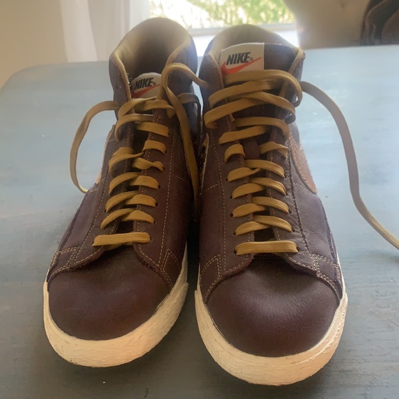 Nike shoes - Picture 3 of 9